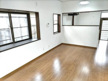 �@�����E���r���O