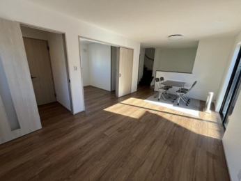 �@�����E���r���O