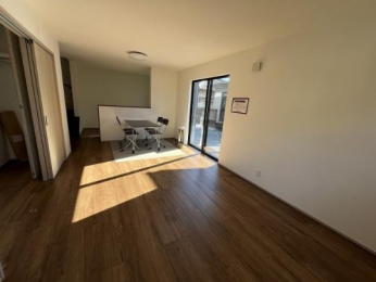 �@�����E���r���O