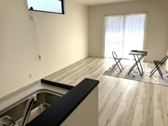 �@�����E���r���O