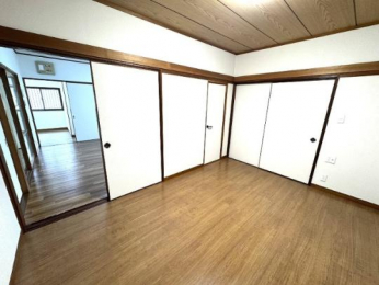 �@�����E���r���O