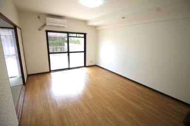 �@�����E���r���O