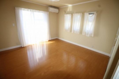 �@���̑������E�X�y�[�X