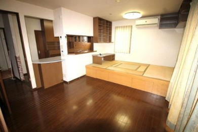 �@�����E���r���O