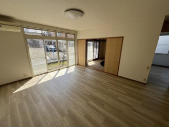 �@�����E���r���O